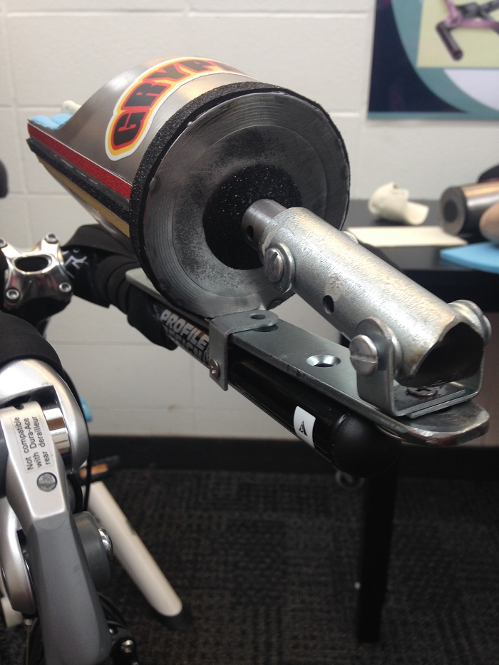 Handlebar Adaptation for Paratriathletes with a Lower Arm Amputation